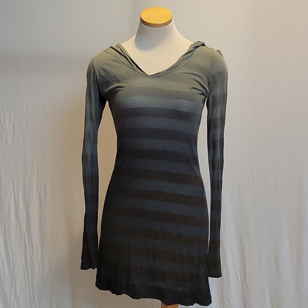 Hard tail long sleeve hooded tee. Metallic thread